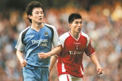 曼联更衣室风波：阿莫林下课传闻与B费力挺引关注